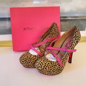 Betsey Johnson Vitas Platform Pumps Leopard Multi